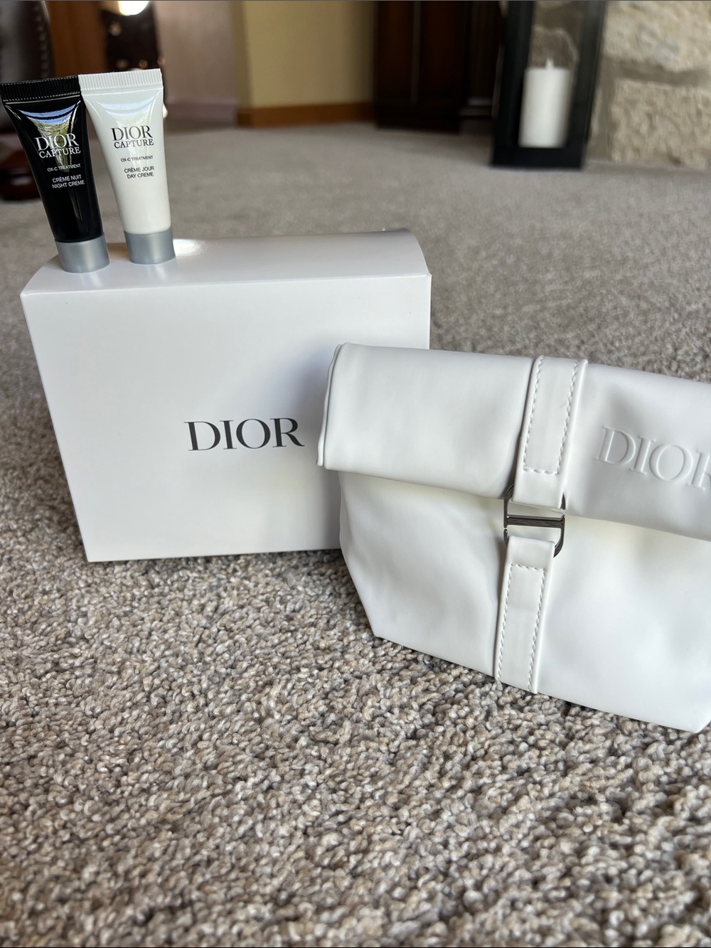 DIOR White Cosmetic Pouch with Box & Dior Capture Samples New